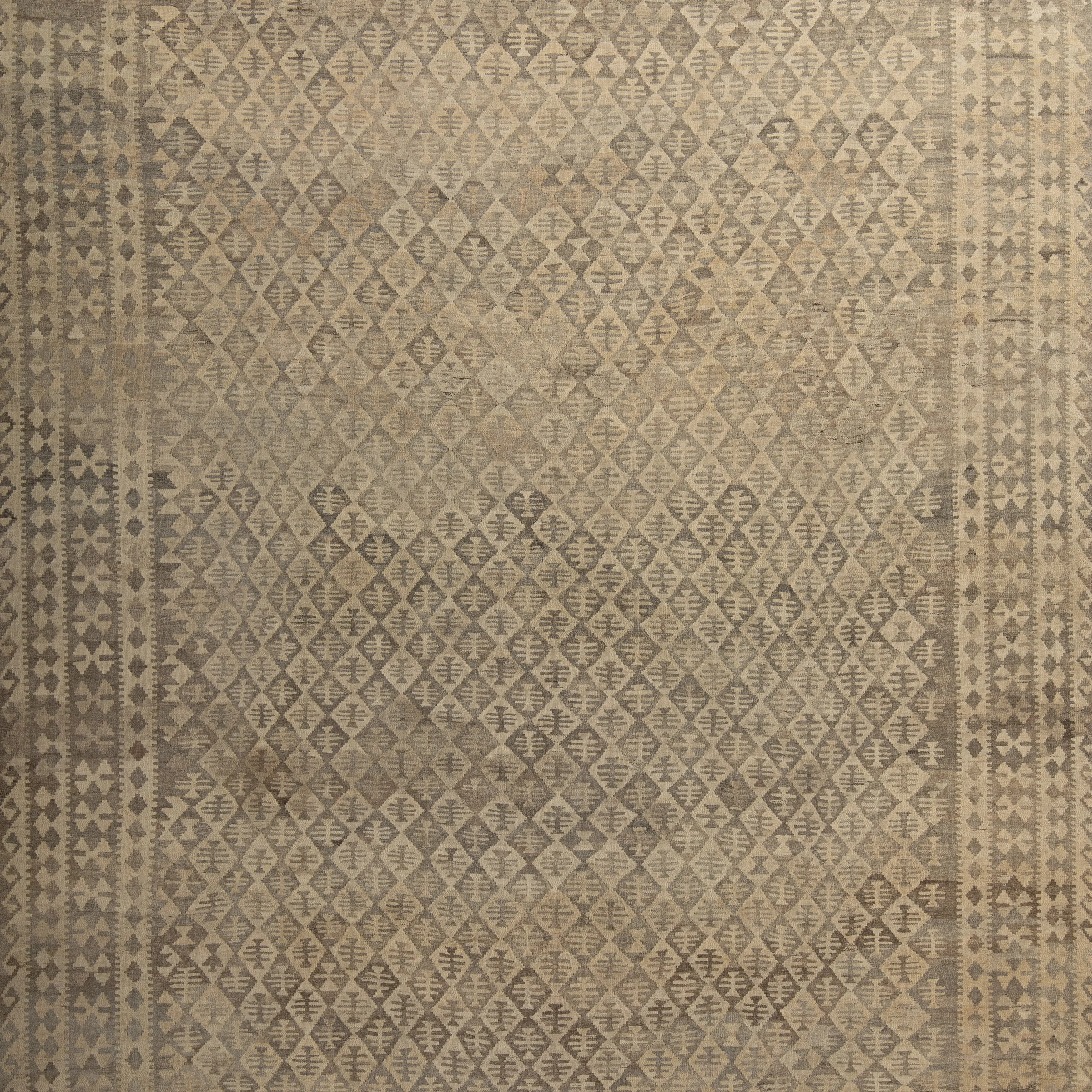 Beige Flatweave Wool Rug - 9'9" x 13'