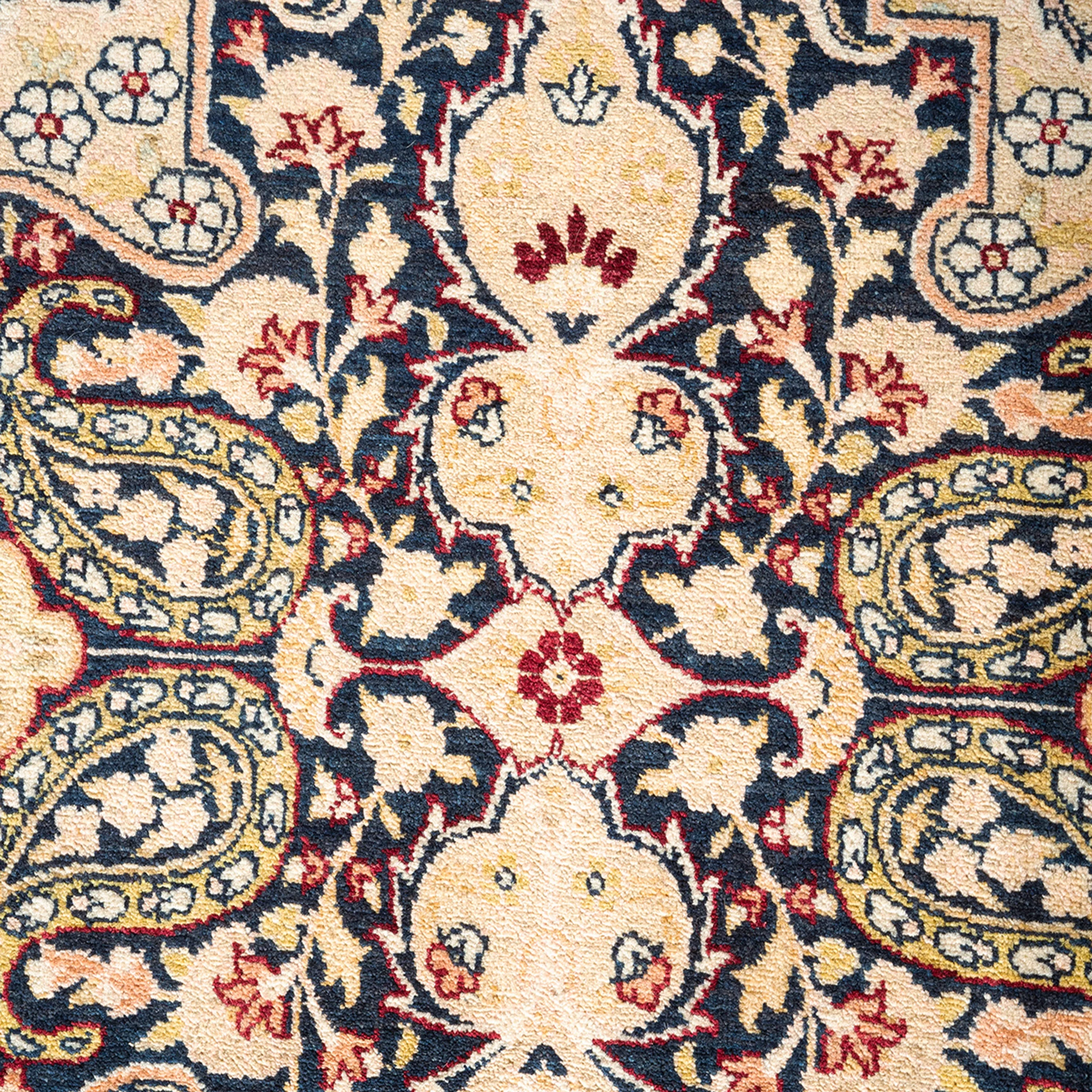 Ivory Traditional Wool Rug - 8'1" x 10'6"