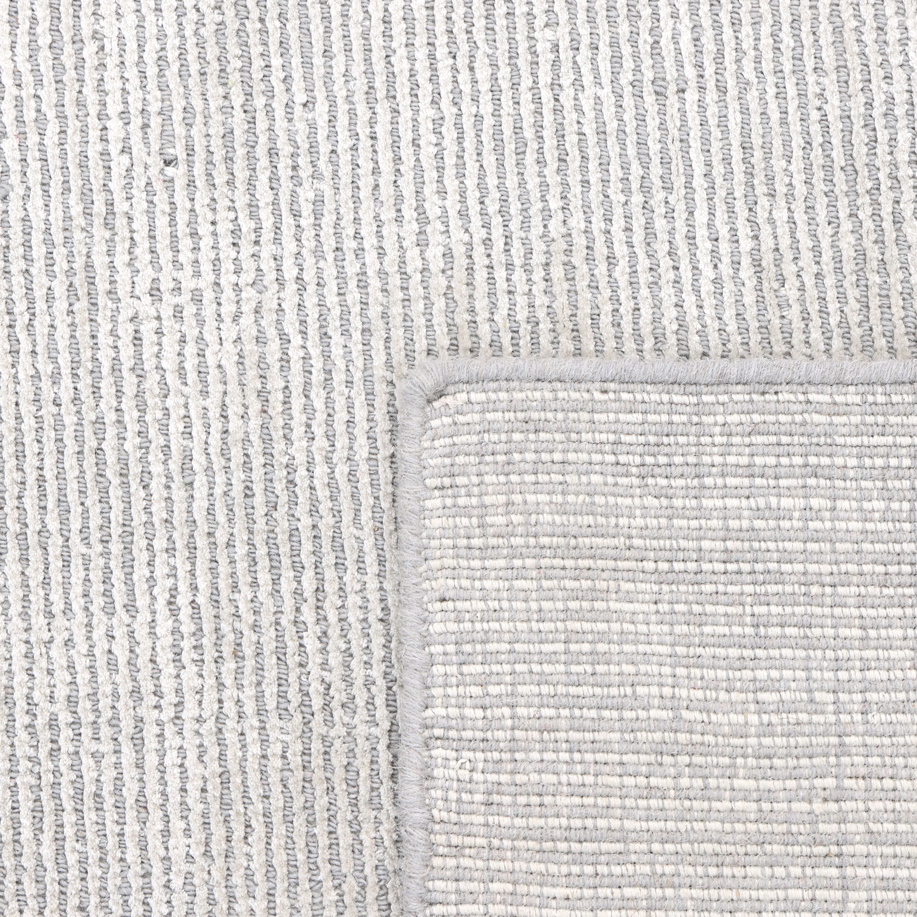 Light Grey Solid Wool Rug - 10' x 14'