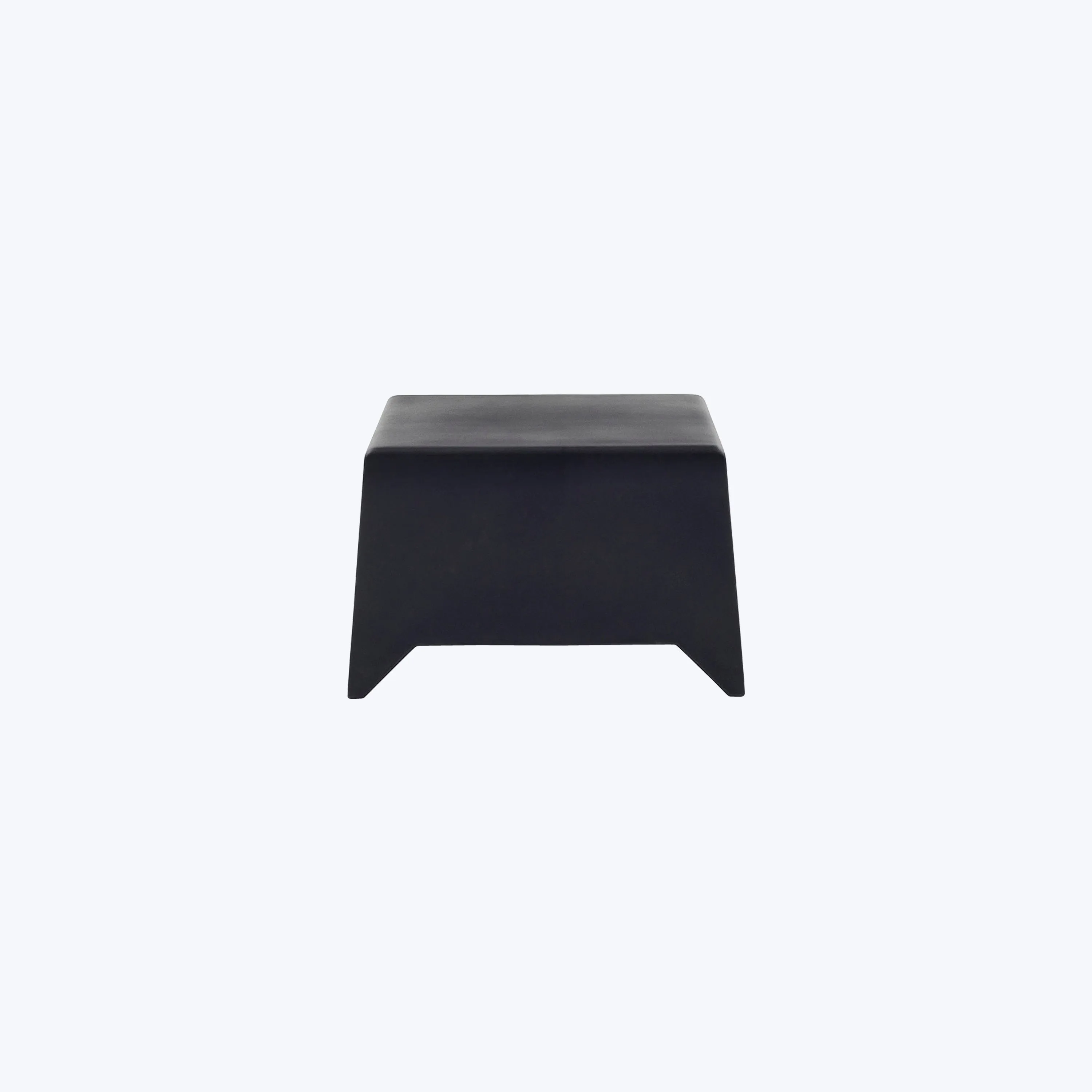 MB5 Outdoor Ottoman