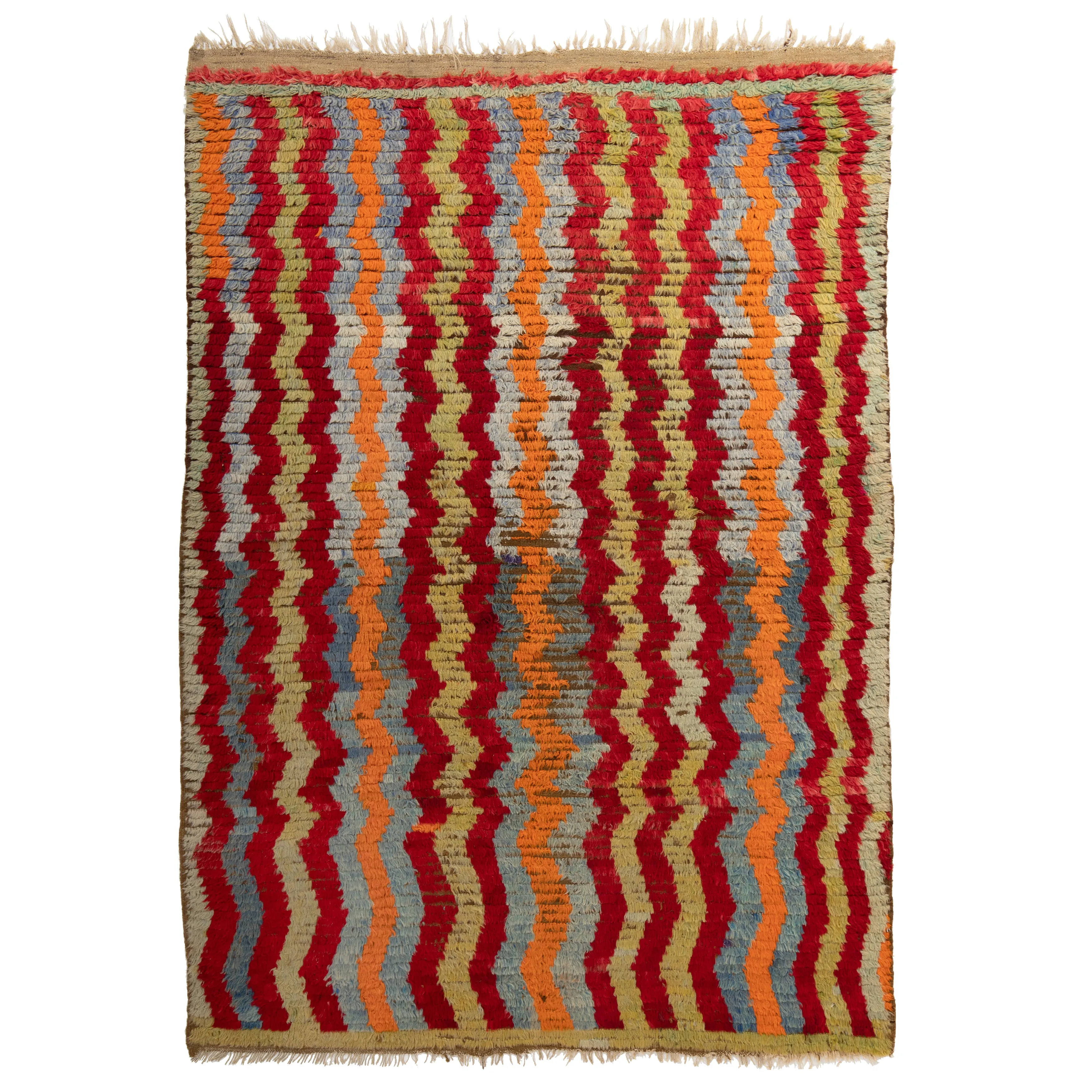 Multicolored Traditional Wool Rug - 5'6" x 7'9"