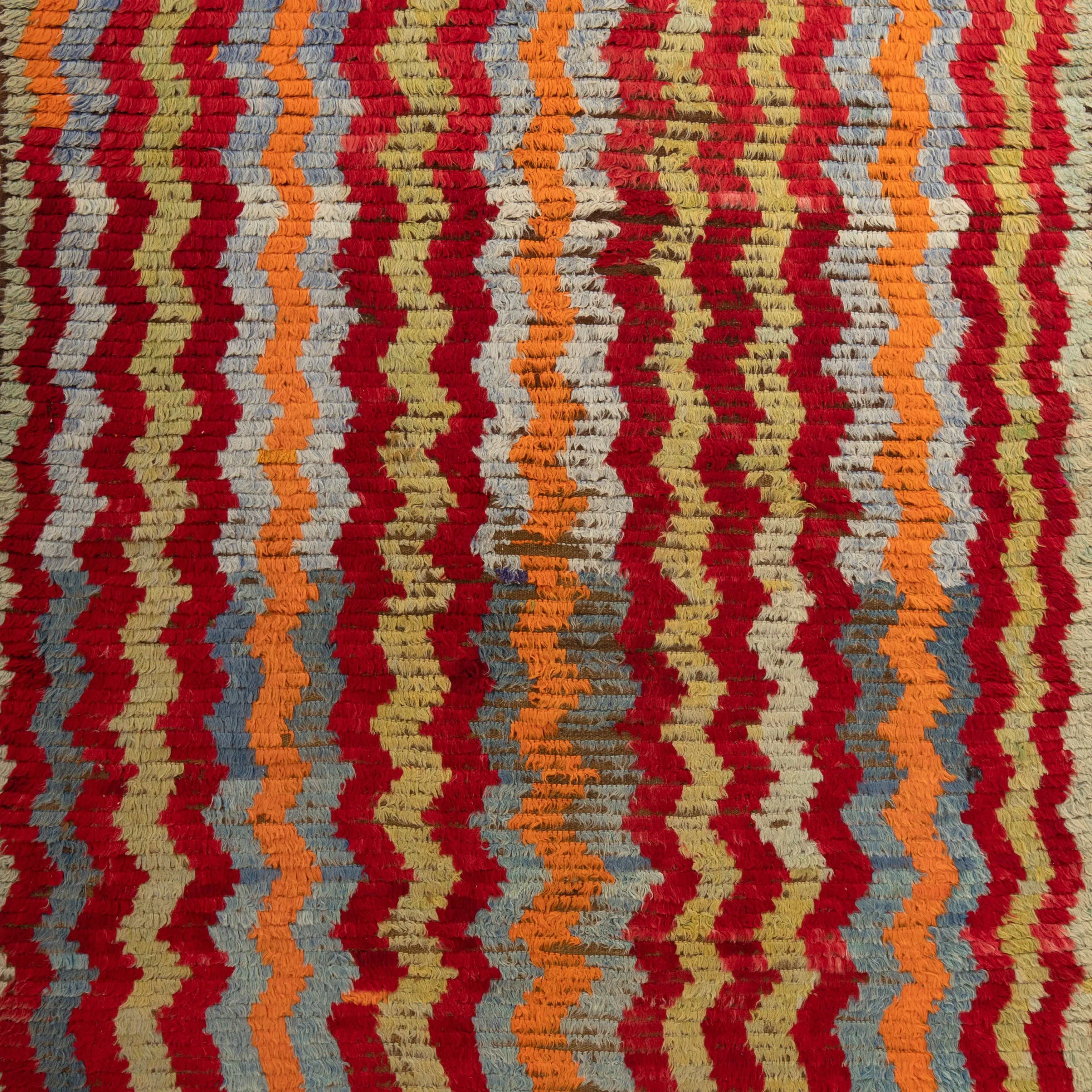 Multicolored Traditional Wool Rug - 5'6" x 7'9"