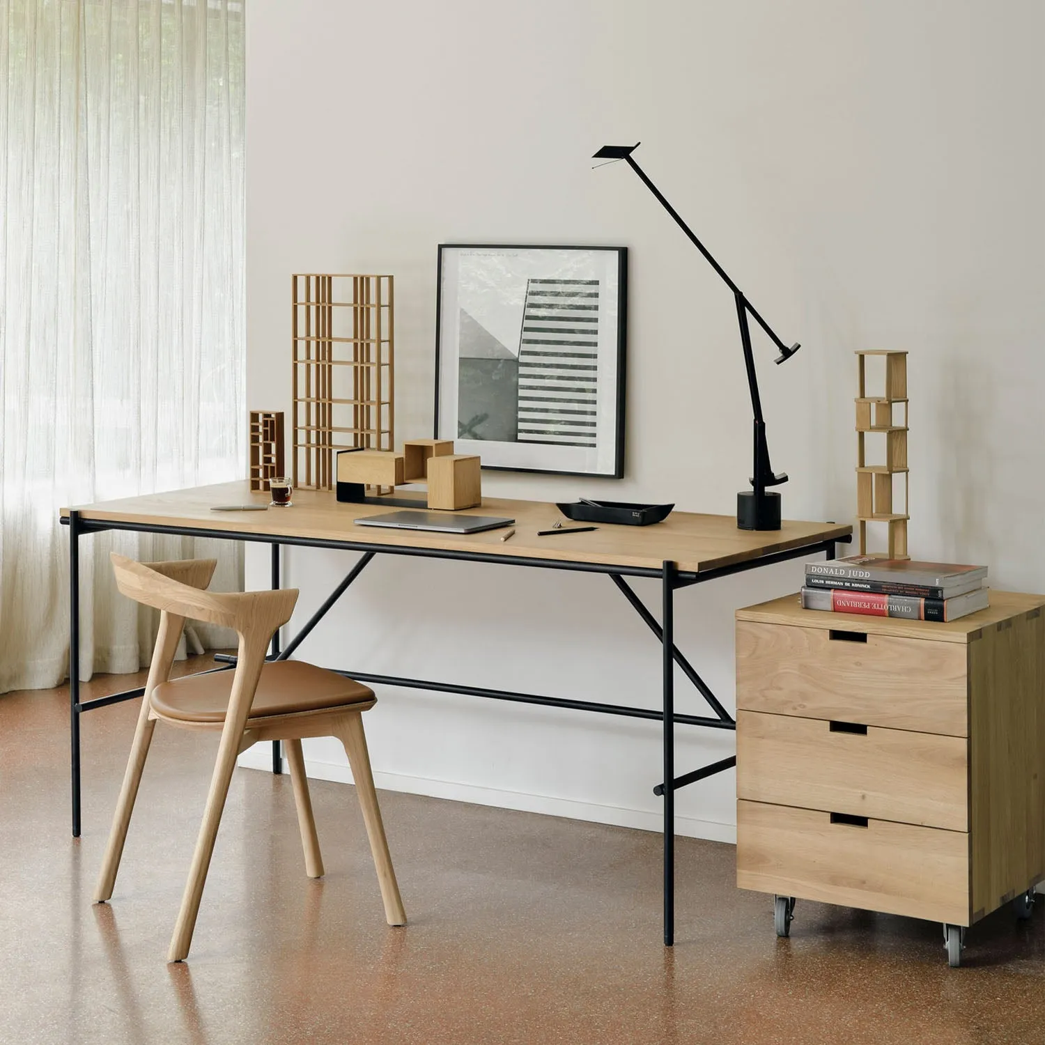 Oscar Desk