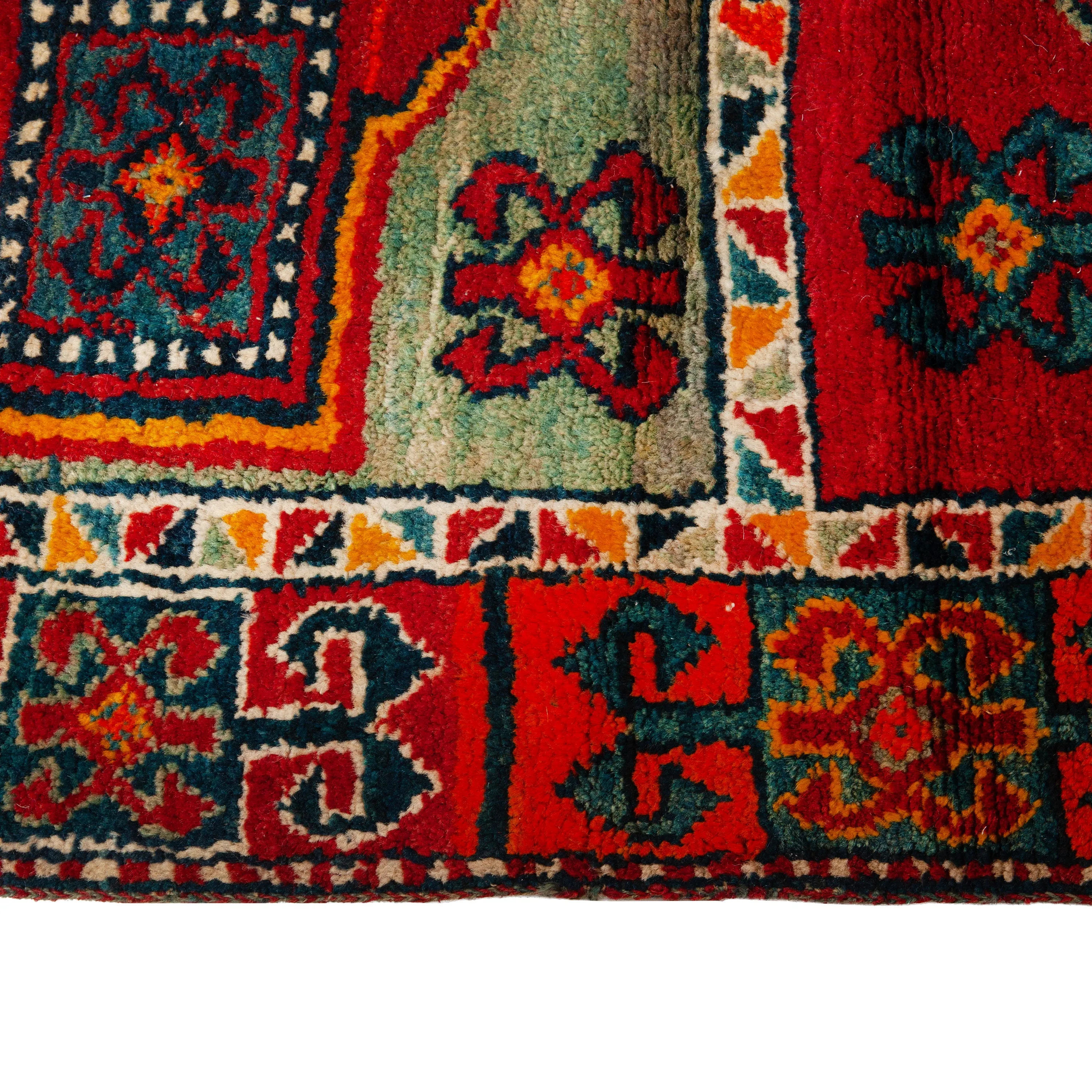 Red Vintage Traditional Wool Runner - 3'5" x 18'4"