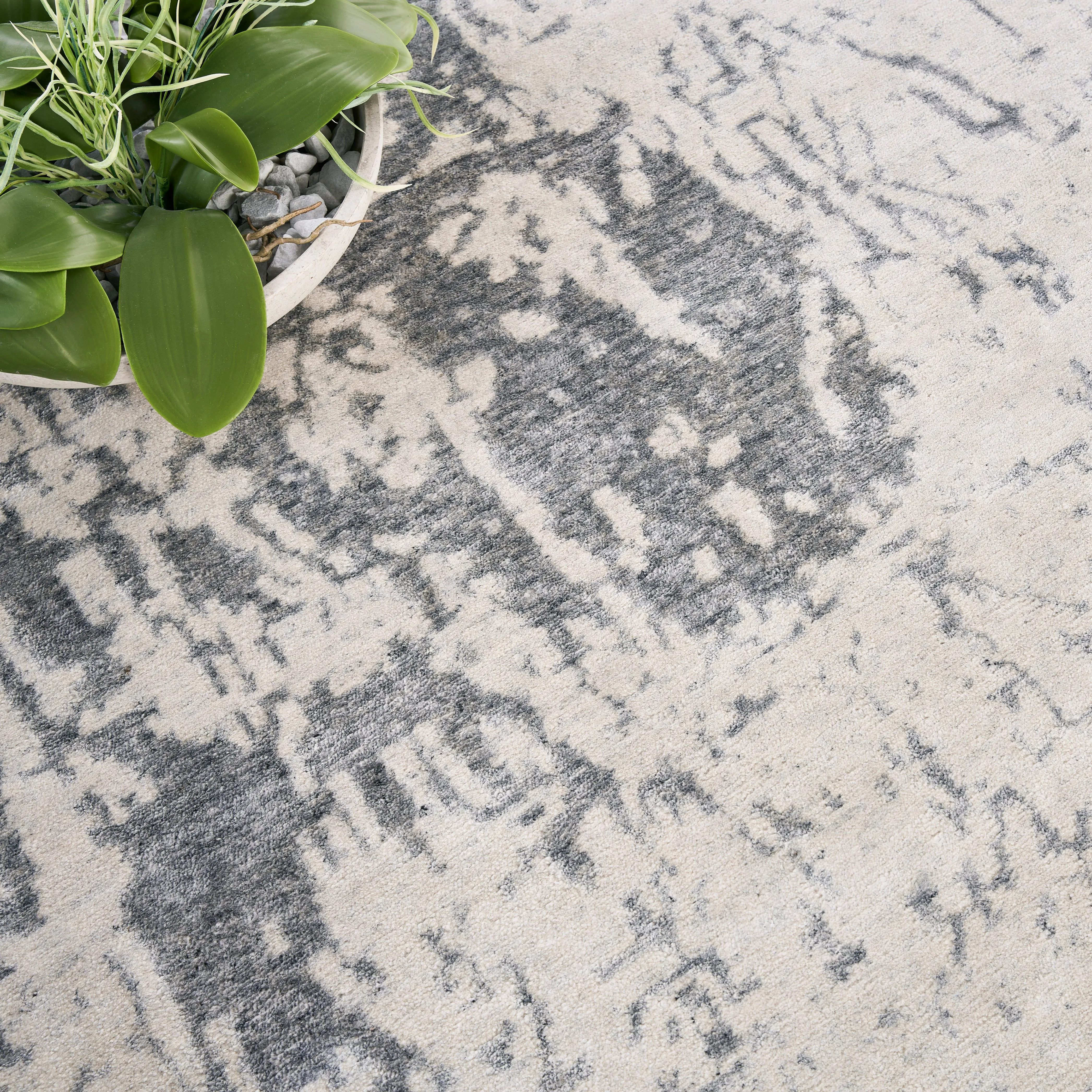 Sterling Essentials Modern Bamboo Silk Wool Blend Rug