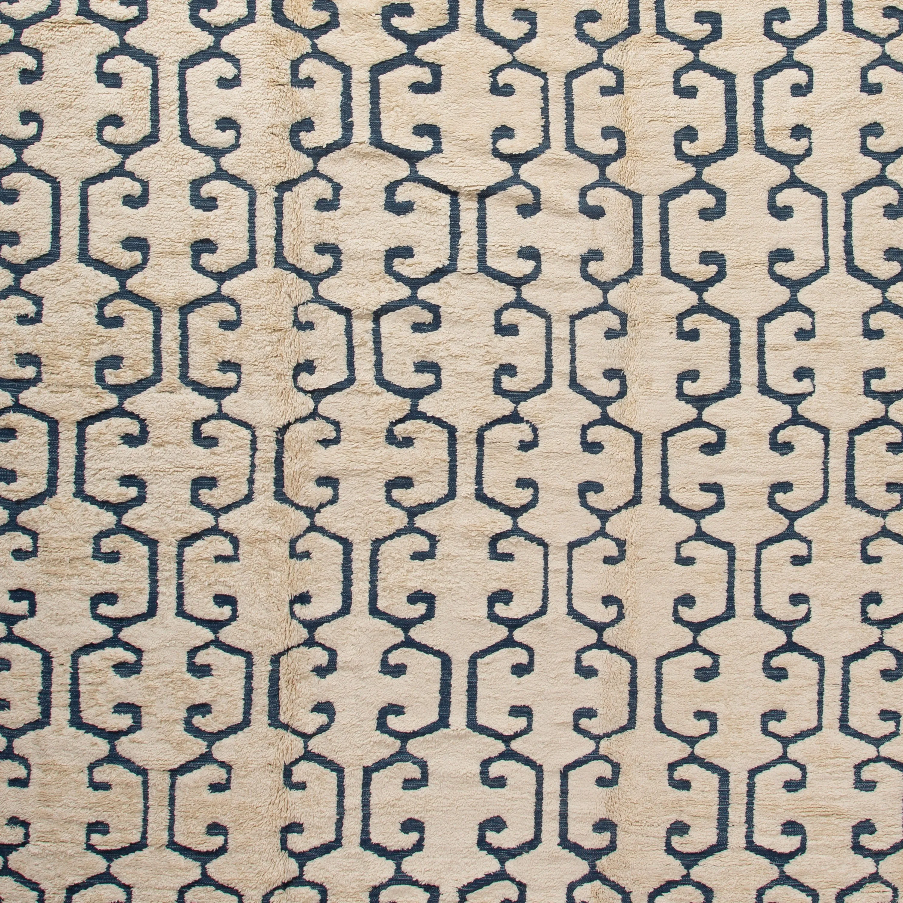 White Transitional Wool Rug - 10"x 17'4"